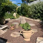 Au Calme A Bed & Breakfast