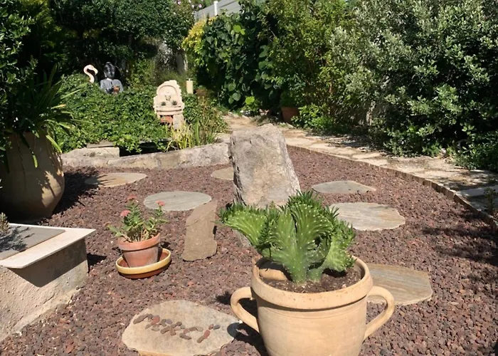 Au Calme A Bed & Breakfast