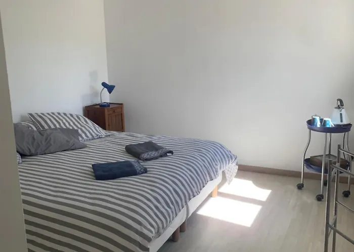 Au Calme A Bed and breakfast
