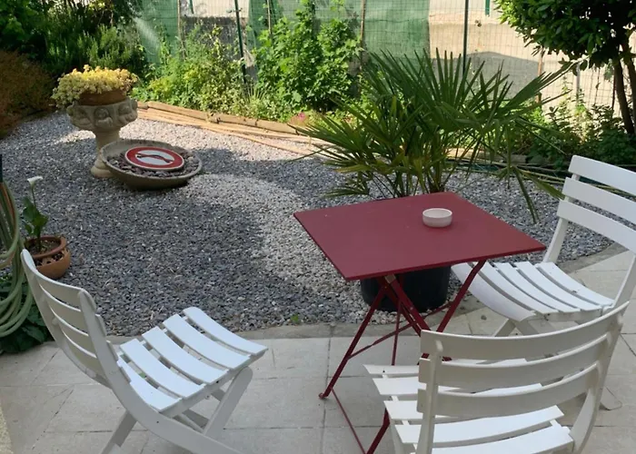 Au Calme A Bed & Breakfast *