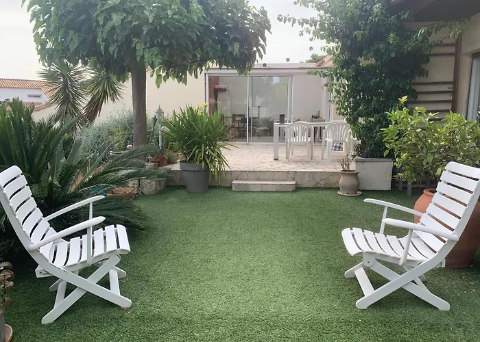 Au Calme A Bed & Breakfast