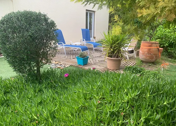 Au Calme A Bed & Breakfast